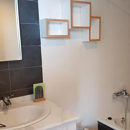 Skyline 11 Sunny Balcony With Stunning Sea Views *