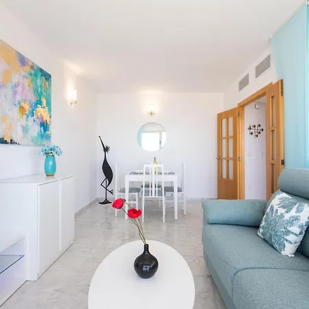 Skyline 11 Sunny Balcony With Stunning Sea Views *